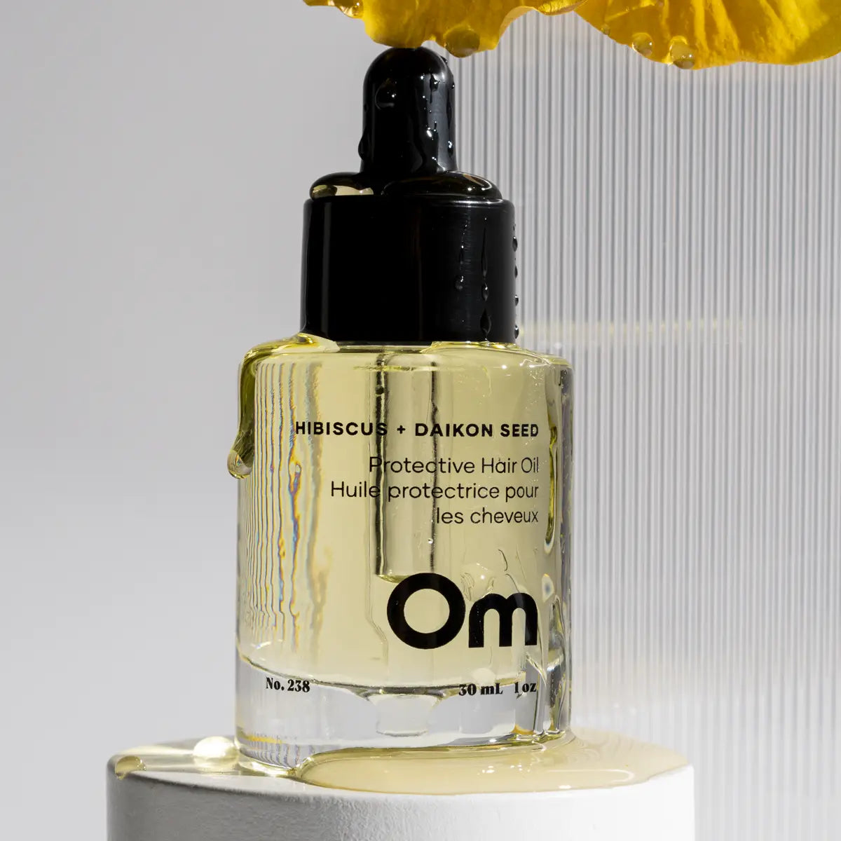 Om Hibiscus + Daikon Seed Protective Hair Oil